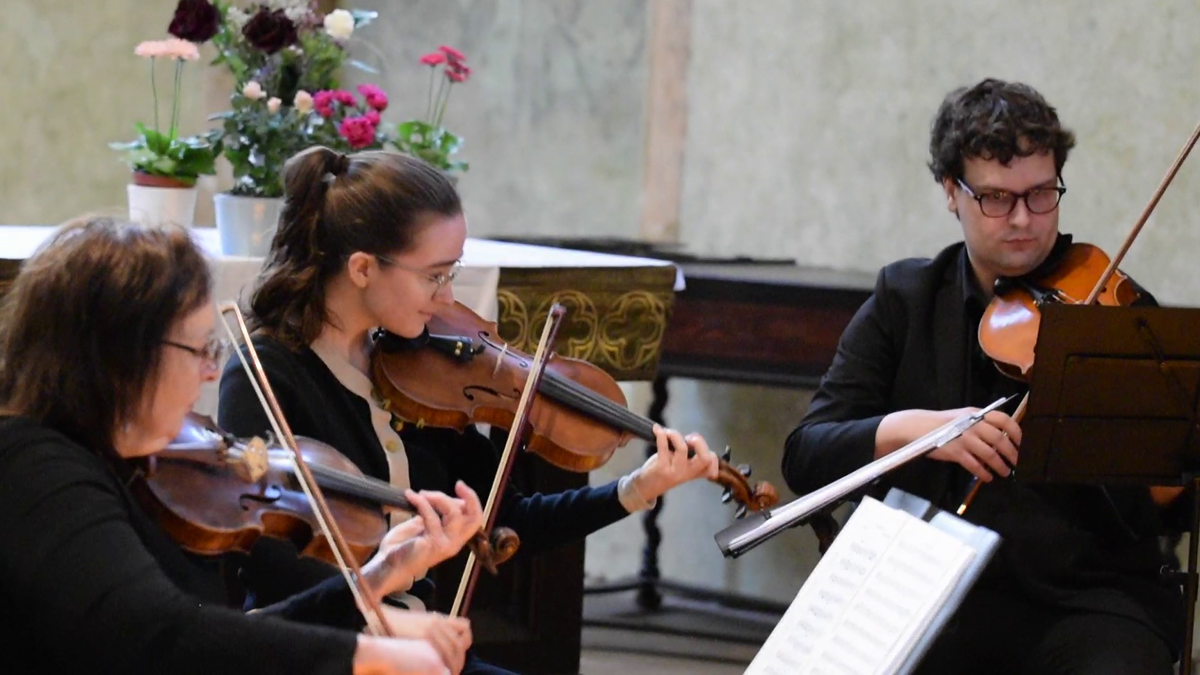 String musicians performing Stabat Mater